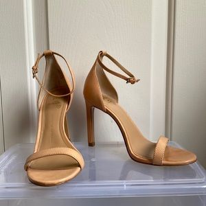 Banana Republic Nude Heels. Barely worn. In great condition.